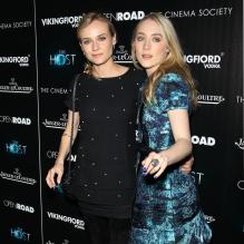 Diane Kruger et son alter-ego Saoirse Ronan à la projection du film Les Ames Vagabondes (The Host) à New York le 27 mars 2013.