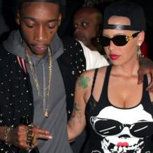 Wiz Khalifa et sa fiancée Amber Rose quittent une boîte de nuit à Hollywood, le 27 mars 2013.
