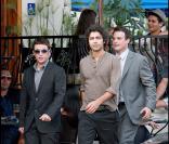 Kevin Connolly et Adrian Grenier sur le tournage d'Entourage