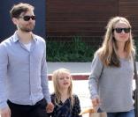 Tobey Maguire : En attendant la promo de Gatsby, il chouchoute sa petite famille