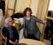 Jane Birkin était extrêmement fière de sa fille Lou Doillon, qui recevait le 10 avril 2013 à Paris les insignes de chevalier de l'ordre des Arts et des Lettres des mains de la ministre de la Culture et de la Communication Aurélie Filippetti.