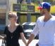 Chad Michael Murray et sa belle Kenzie Dalton hilare le 12 avril 2013.