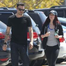 <p>Megan Fox et Brian Austin Green dans les rues de Los Angeles, le 21 avril 2013 s'accordent une pause déjeuner bien méritée</p>
<p>Photo Exclusive</p>