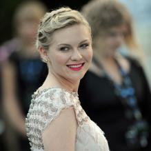 Kirsten Dunst durant le gala de l'amfAR à Antibes le 19 mai 2011