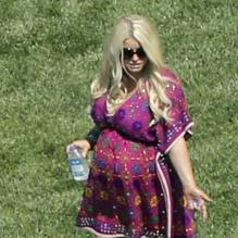 Exclusif - Jessica Simpson enceinte organisant une fête d'anniversaire pour sa fille Maxwell qui a eu 1 an le 1er mai, le 28 avril 2013.