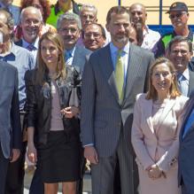 <p>Letizia et Felipe d'Espagne, en visite à Séville le 7 mai 2013, visitaient l'écluse du Guadalquivir et ses installations.</p>