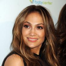 Jennifer Lopez au Mom+Social Global Summit à New York, le 8 mai 2013.