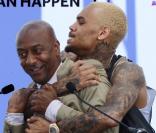 BET Awards : Les nominations dévoilées par Chris Brown, détendu et blond