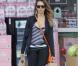 Jessica Alba passe incognito en tenue de sport et va faire les courses à Los Angeles le 17 mai 2013