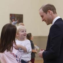 <p>Futur papa, William a été très sollicité... Le prince Harry et le prince William inauguraient ensemble, le 20 mai 2013 à Tidworth dans le Wiltshire, un centre de l'association Help for Heroes, qui soutient les blessé(e)s de guerre et leurs familles.</p>