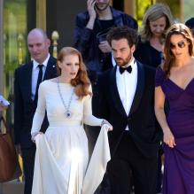 L'actrice Jessica Chastain et Gian Luca Passi quittent l'hôtel Cap-Eden-Roc à Antibes, le 21 mai 2013.