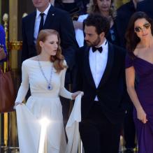 Jessica Chastain en discussion avec son boyfriend Gian Luca Passi quittent l'hôtel Cap-Eden-Roc à Antibes, le 21 mai 2013.