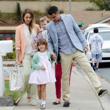 <strong>Comme Jessica Alba et sa famille les stars succombent au pastel, tendance phare de ce Printemps-Eté 2013</strong>