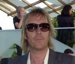 Dan MacMillan et Rhys Ifans
