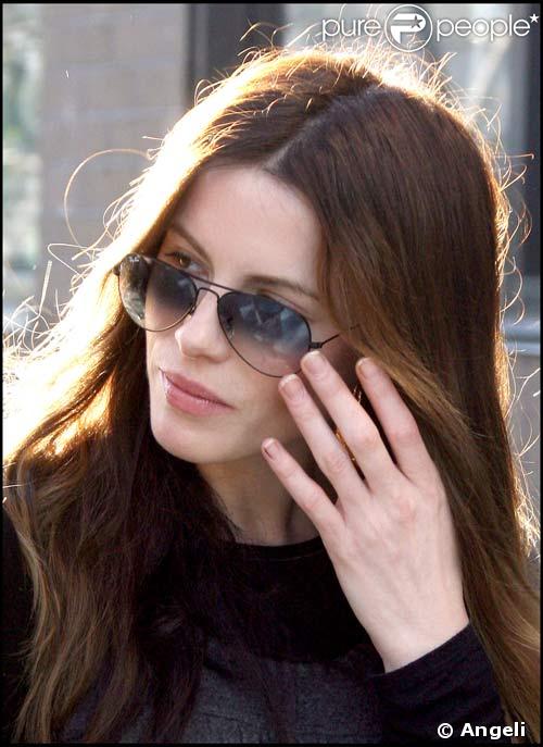 Kate Beckinsale et ses Aviator noires