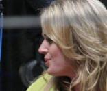 America Ferrera sur le tournage d' Ugly Betty avec Rebecca Romijn