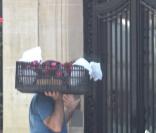 Marc Jacobs se fait livrer des fleurs à son domicile parisien