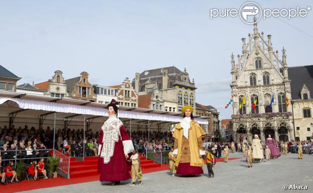 CASA REAL BELGA - Página 42 1225403-king-philippe-and-queen-mathilde-of-620x0-1