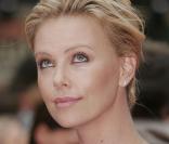 La blonde attitude : Charlize Theron