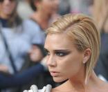 La blonde attitude : Victoria Beckham