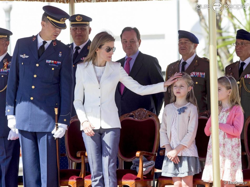 AGENDA DE LOS PRINCIPES DE ASTURIAS - Página 28 1457835-le-prince-felipe-la-princesse-letizia-950x0-1