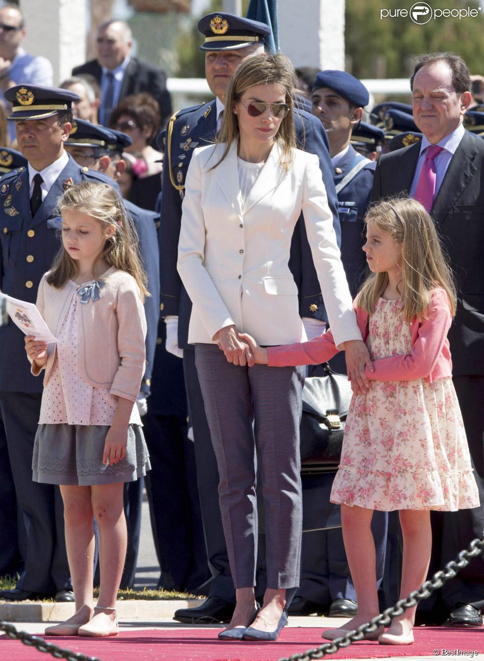 AGENDA DE LOS PRINCIPES DE ASTURIAS - Página 28 1457839-le-prince-felipe-la-princesse-letizia-950x0-1