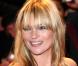 PHOTO : Kate Moss, tellement sexy qu'un homme nu la poursuit !
