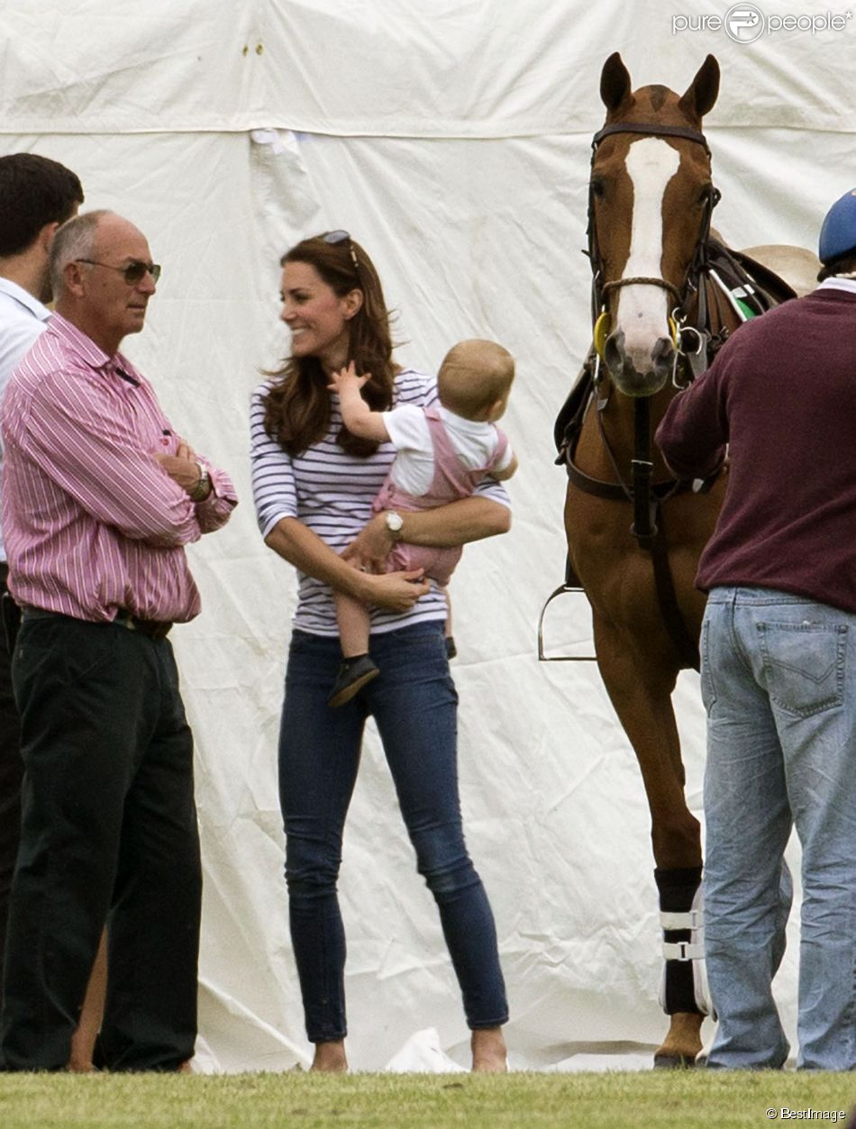 CASA REAL BRITÁNICA - Página 65 1507960-catherine-kate-middleton-la-duchesse-950x0-2