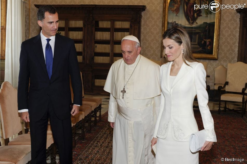 AGENDA DE SM. REYES FELIPE y LETIZIA - Página 10 1524044-le-pape-francois-recoit-le-roi-felipe-950x0-1