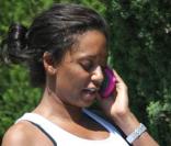 Mel B proméne son chien...