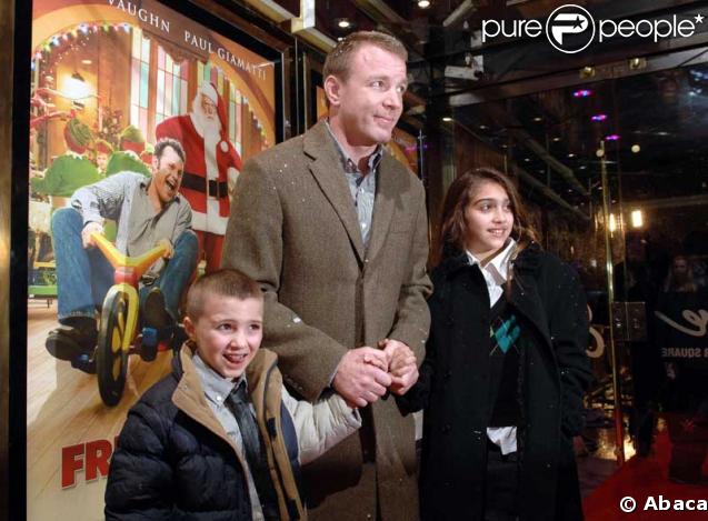 Guy Ritchie avec son fils Rocco et Lourdes