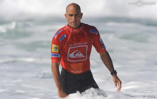 Kelly Slater, quel beau mec célibataire !