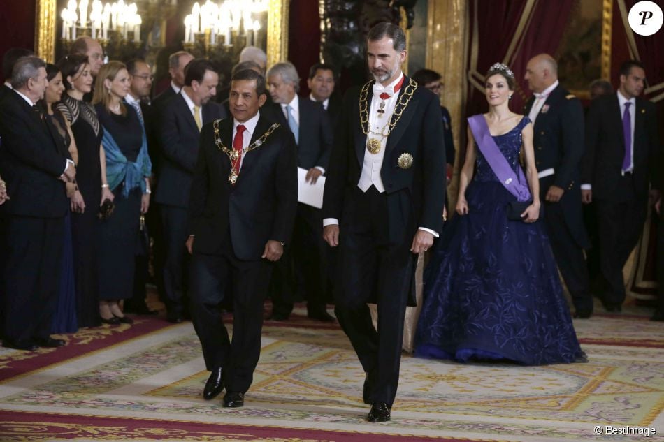 AGENDA DE SM. REYES FELIPE y LETIZIA  - Página 68 1877013-la-reine-letizia-et-le-roi-felipe-vi-950x0-2