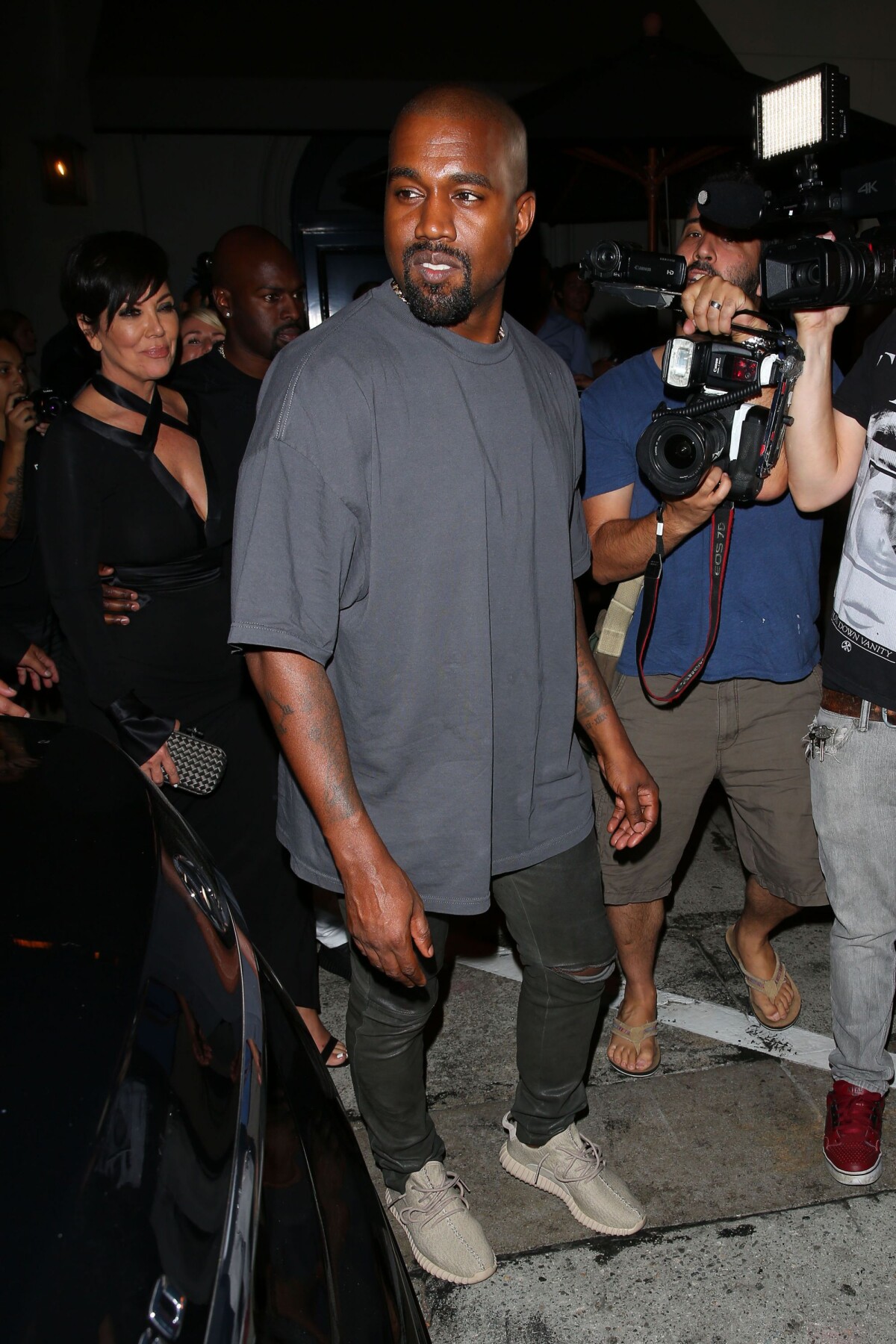 Photo Kim Kardashian sa soeur Kourtney et son mari Kanye West à la