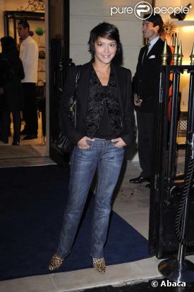 Emma de Caunes adore l'avenue Montaigne