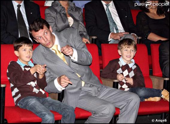 Joachim de Danemark avec ses enfants Nikolai et Felix