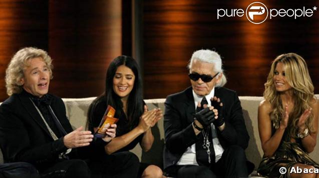 Emission 'Wetten, dass...' : Karl Lagerfeld, Salma Hayek, Thomas Gottschalk et Sylvie Van ver Vaart