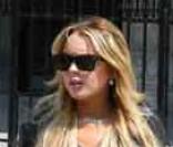Lindsay Lohan devant Notre Dame à Paris