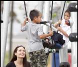 Angelina Jolie, Pax et Maddox