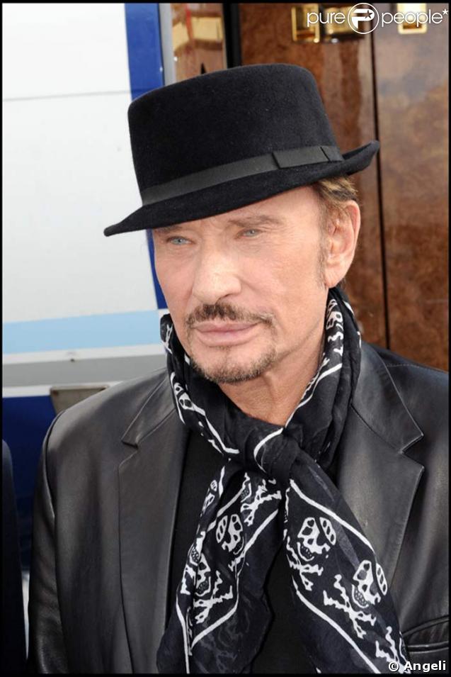 84569-johnny-hallyday-637x0-1.jpg