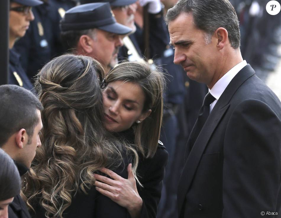 AGENDA DE SM. REYES FELIPE y LETIZIA  - Página 14 2021663-la-reine-letizia-et-le-roi-felipe-vi-950x0-3