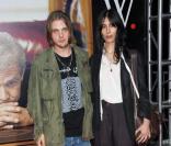 Michael Pitt et une amie à la première de W, à New York, le 14/10/08