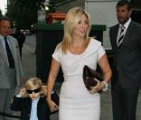 Marie-Chantal de Grèce (ici avec Odusseas-Kimon) inaugure sa nouvelle boutique à Londres, le 14/10/08