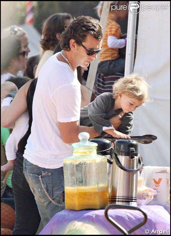 Gavin Rossdale et son fils au Mr Bones Pumpkin Patch
