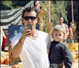 Gavin Rossdale et son fils au Mr Bones Pumpkin Patch