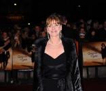 Samantha Bond à la première mondiale de James Bond Quantum of Solace !