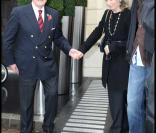 Roger Moore, sa femme Christina et Dominique Desseigne