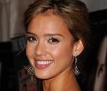 Jessica Alba attend un bébé