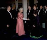 La reine Elizabeth II à l'Odeon Leicester Square