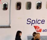 Les Spice Girls et leur Boeing Spice One
